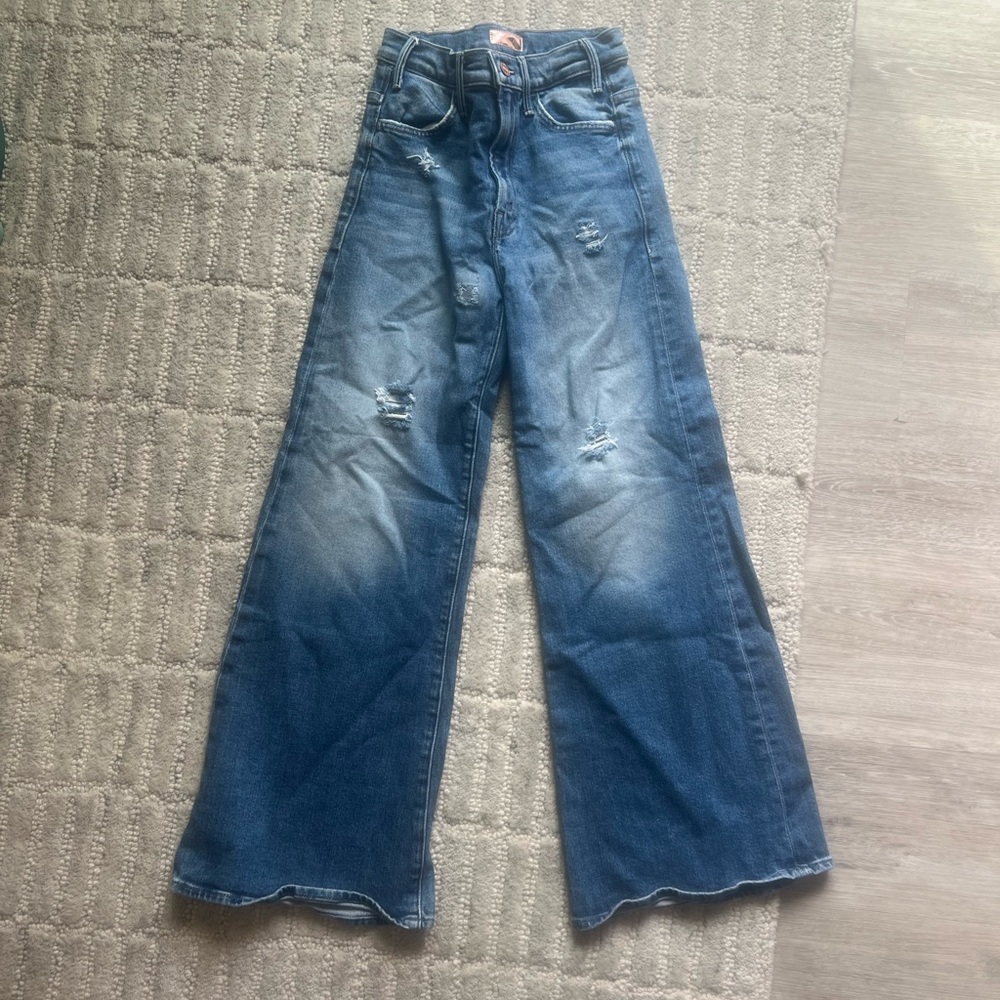 MOTHER Distressed Hustler Roller Ankle Jeans